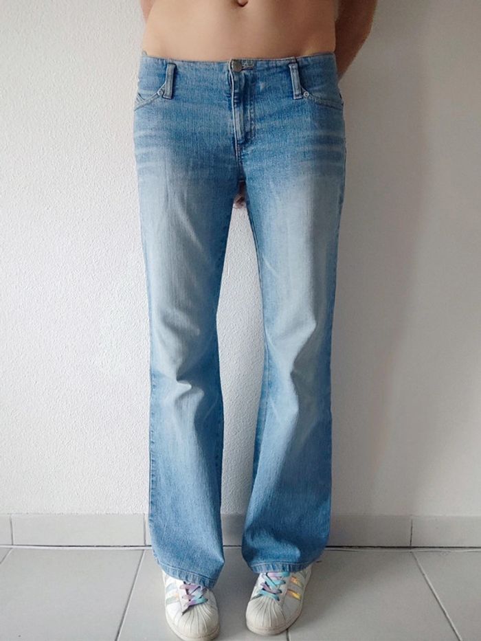 Pantalon Jean Mom évasé patte d'eph bleu clair y2k / Naf Naf - 38/M - photo numéro 4