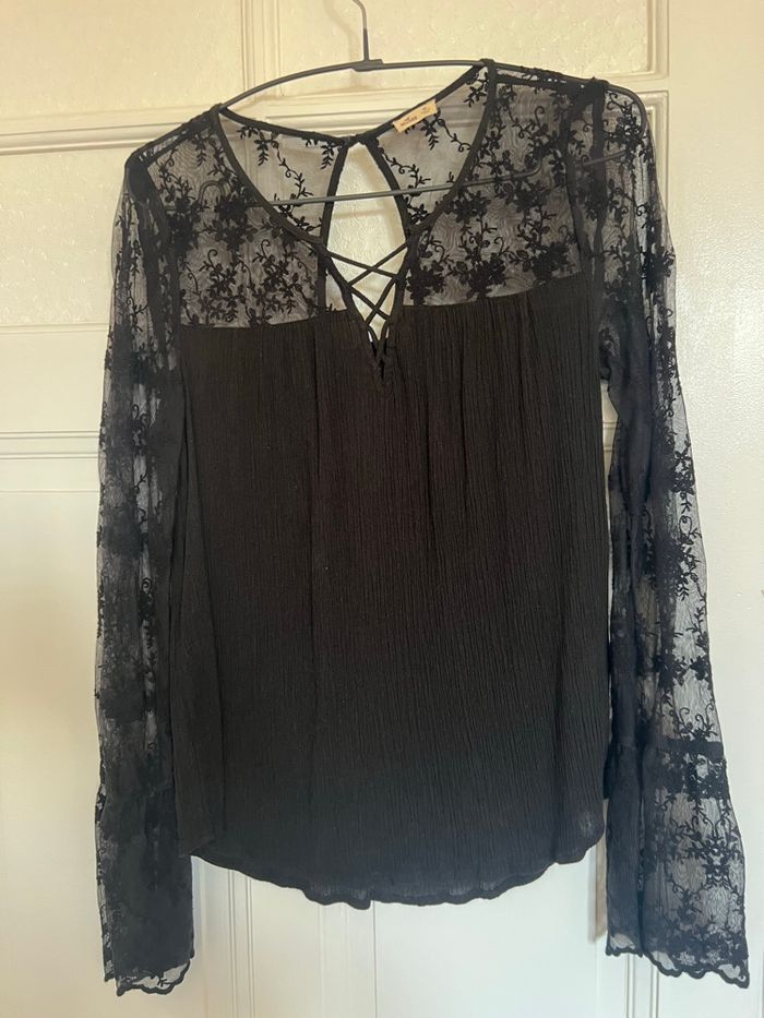 Blouse noire hollister taille XS - photo numéro 2