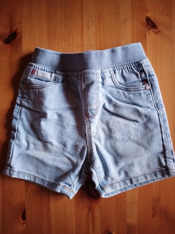 Short en jean Obaibi taille 18 mois
