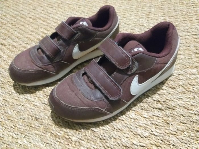 Baskets Nike aubergine 35