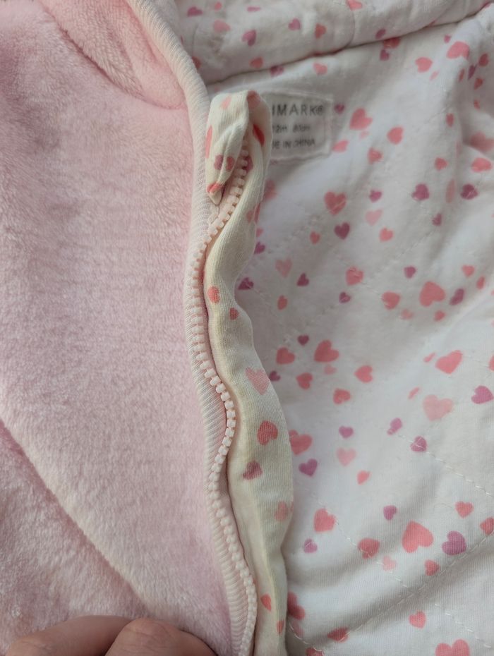 Veste polaire rose Primark Baby 9–12 mois – capuche oreilles – bon état - photo numéro 7