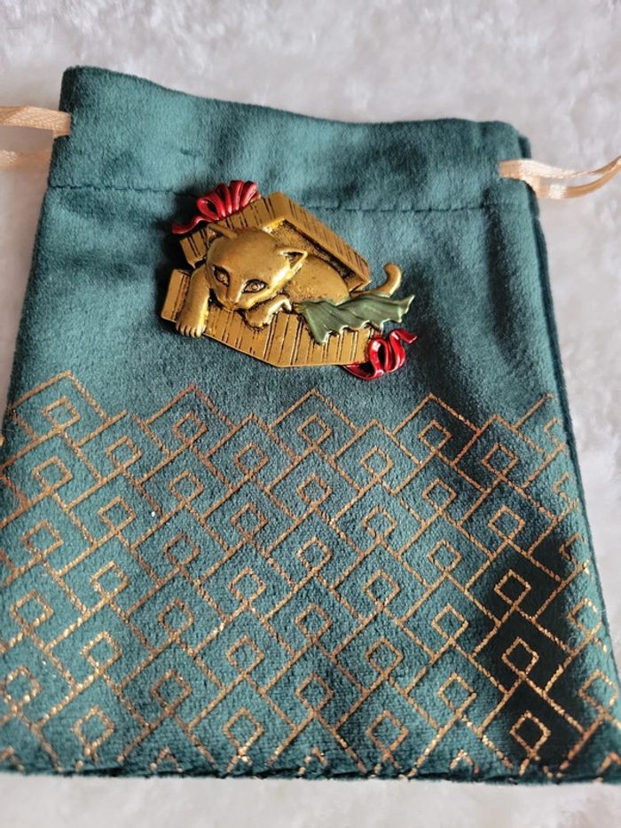 Broche chat 🐱 dans son panier - photo numéro 4