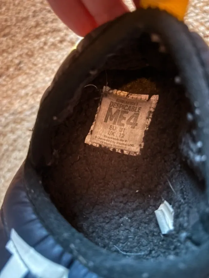 Chaussons minions t.31 Tbe - photo numéro 5