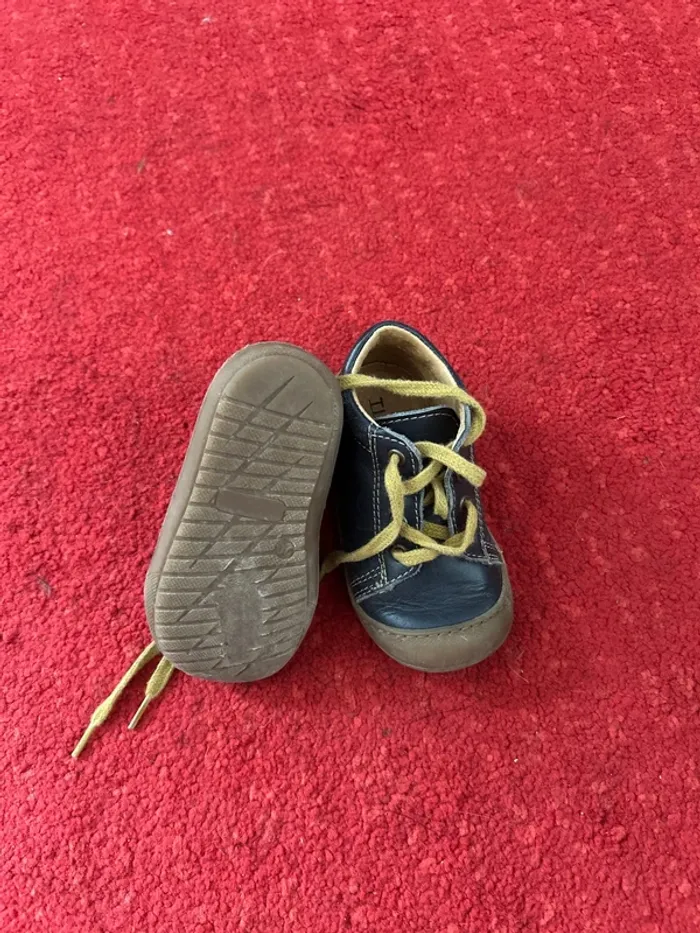 Première chaussure de marche - photo numéro 2