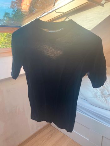 T-shirt noir basique tout neuf