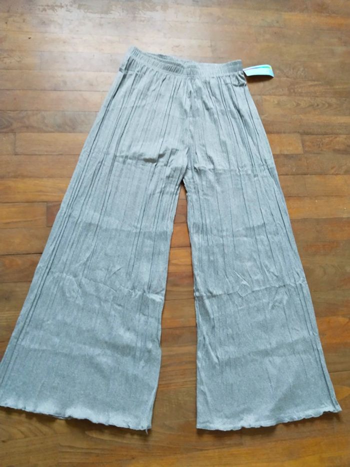 🚨 Promo 🚨 Joli pantalon large plissé uni fluide d'été femme taille 36 38 40 42 44 46 - photo numéro 2