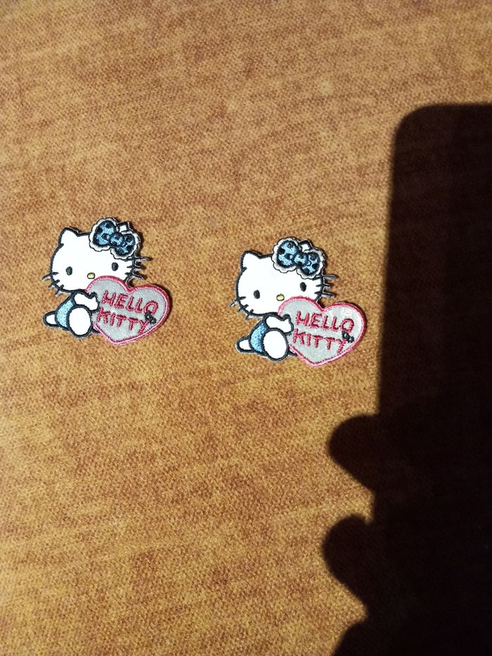 Lot 2 pièces à rapiécer Hello Kitty