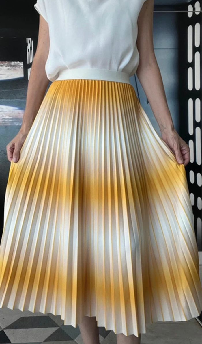 Jupe plissée dégradé jaune - photo numéro 4