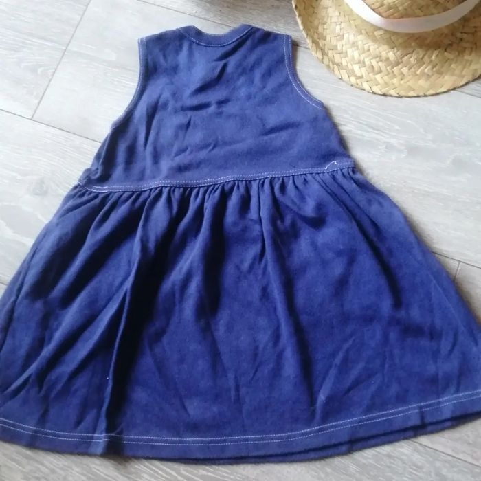 🌸Robe bleue avec broderies Taille 2 ans "Kiabi" 🌸 - photo numéro 2