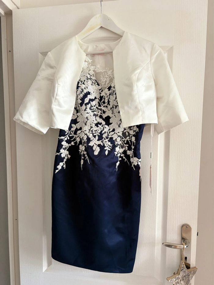 Robe de cocktail/mariage - bleu marine et blanche - dentelle - neuve jamais portée - taille 38/M
