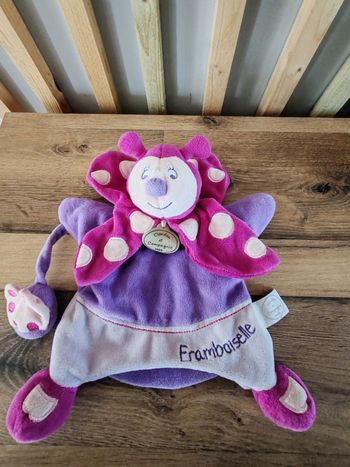 Marionnette framboisine