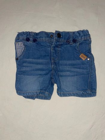 Short 12 mois