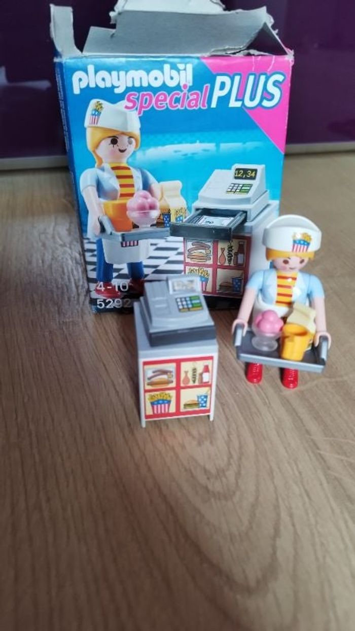 Playmobil serveuse américaine