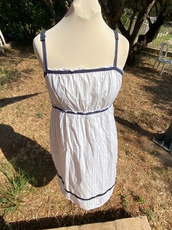 Belle robe à Smocks, Marque , Only, taille L ou 40