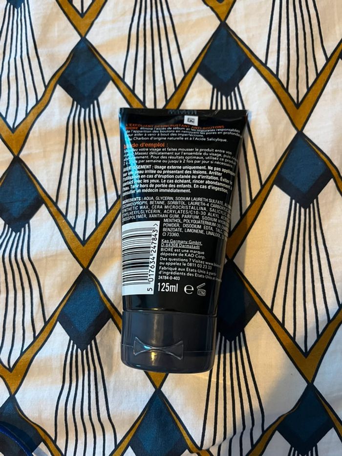 Bioré anti-boutons acide salicylique charbon exfoliant désincrustant - photo numéro 2