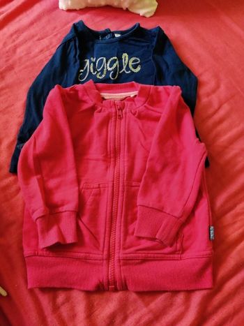 T-shirt, gilet et pantalon