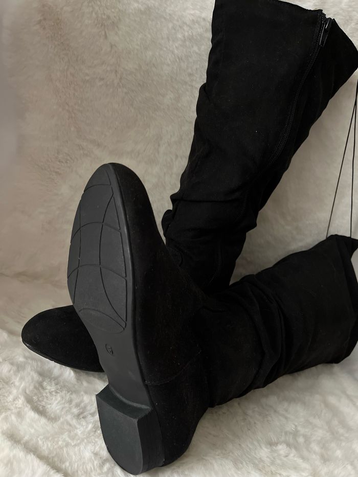 Bottes noires pointure 35 Talons 3 cm, matière effet daim, fermeture éclair - photo numéro 7