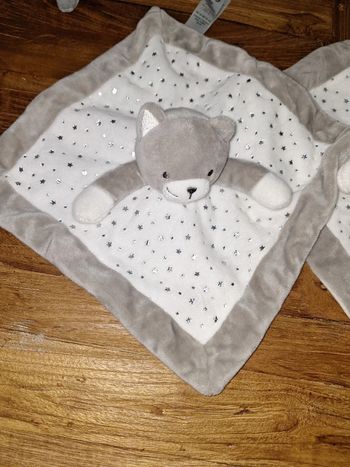 Lot de 2 doudou chat obaïbi gris et blanc étoiles argentées