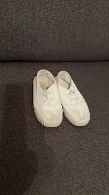 Chaussures en toile bébé fille taille 23