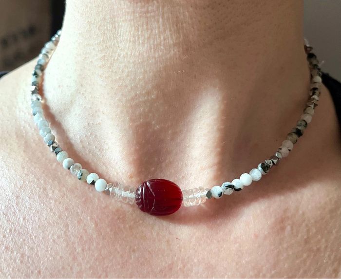 Collier amulette scarabée Grenat et Pierre de Lune - photo numéro 6
