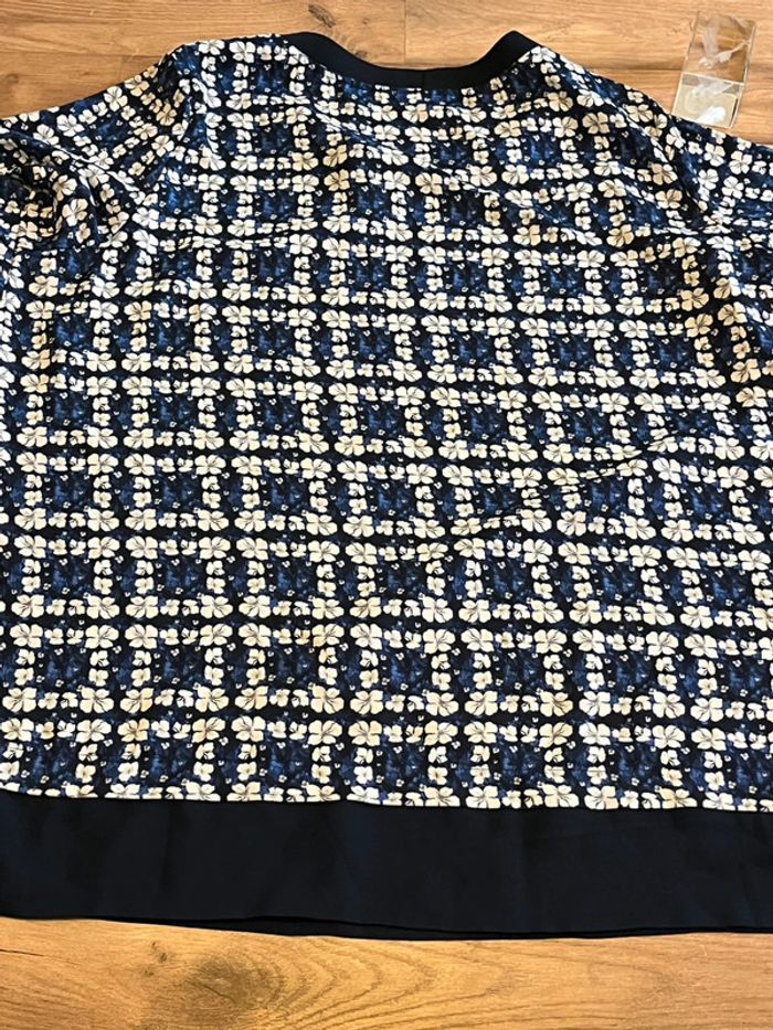Je vend un haut femme très bon état - photo numéro 2