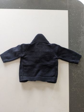 Gilet à boutons taille 1 mois