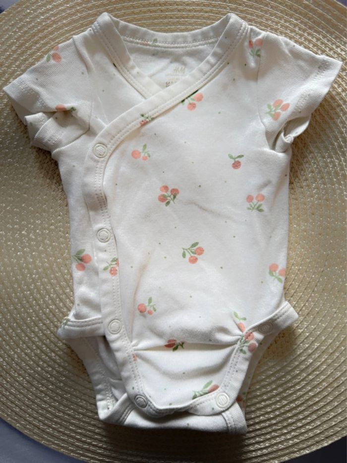 Lot de 2 bodies H&M naissance - 50cm - photo numéro 2