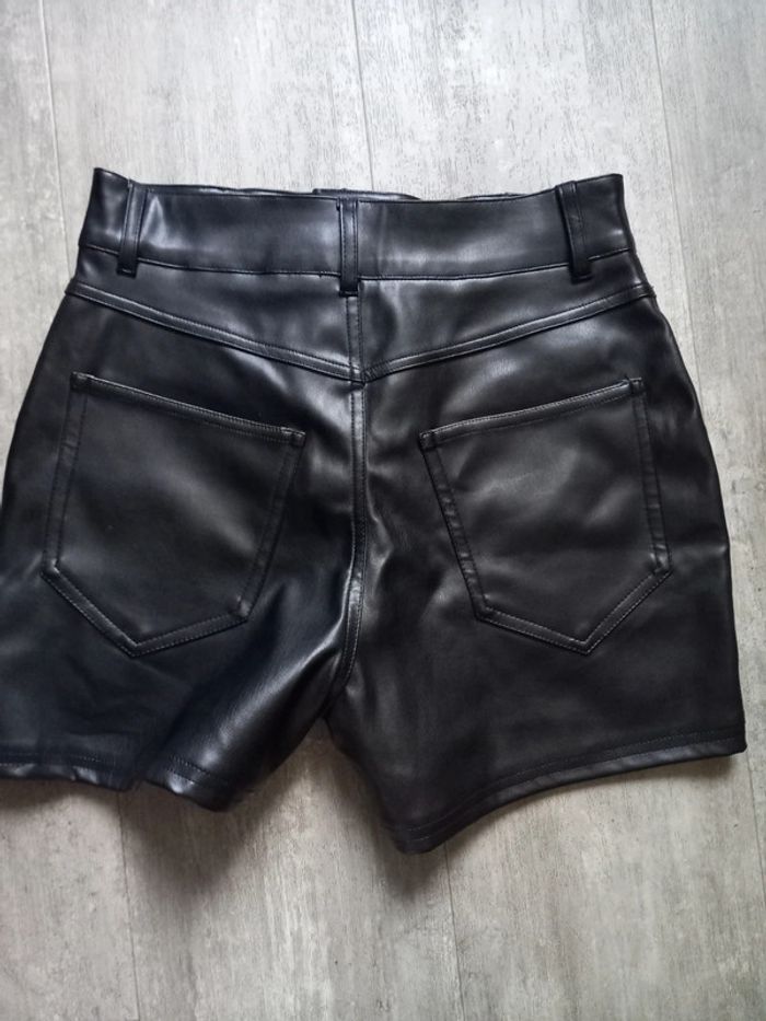 Short simili cuir Don t call me Jennifer 32 - photo numéro 2