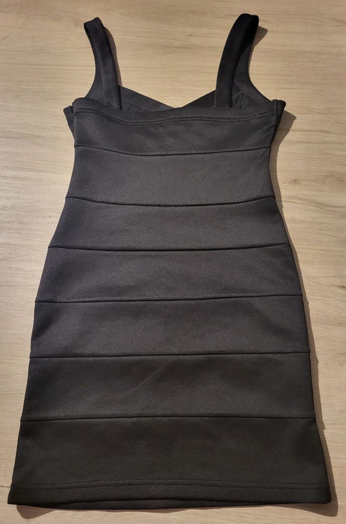 Robe noire courte - photo numéro 2