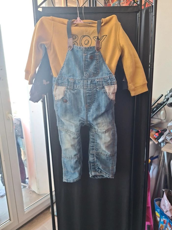 Salopette en jean et son pull