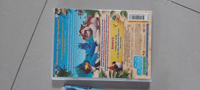 Rio DVD et 16 étiquettes cahier - photo numéro 4