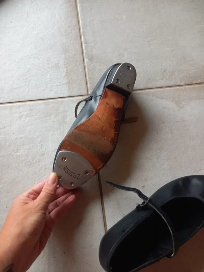 Chaussures pour claquettes - photo numéro 3
