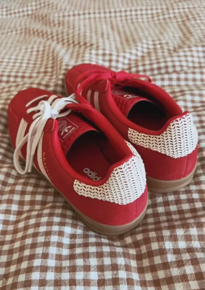 adidas Originals Gazelle Indoor – édition crochet rouge et crème - photo numéro 3