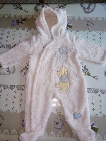 Combinaison Winnie Disney, taille 3/6 mois. Mixte