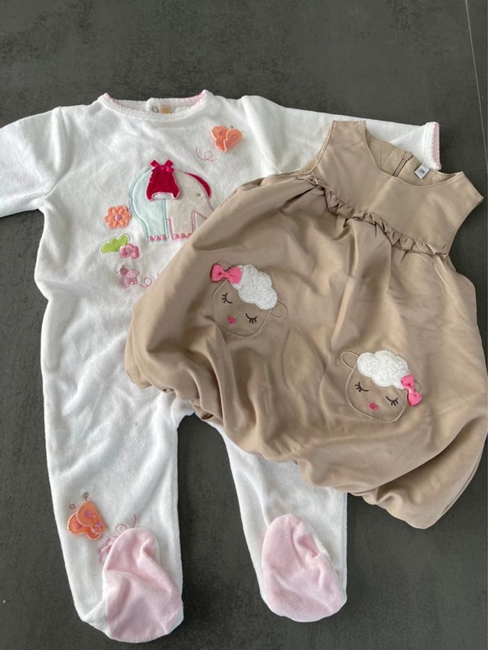 Lot pyjama + robe fille 12 mois