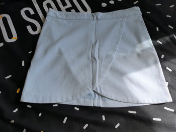 Jupe bleue porte-feuille etam