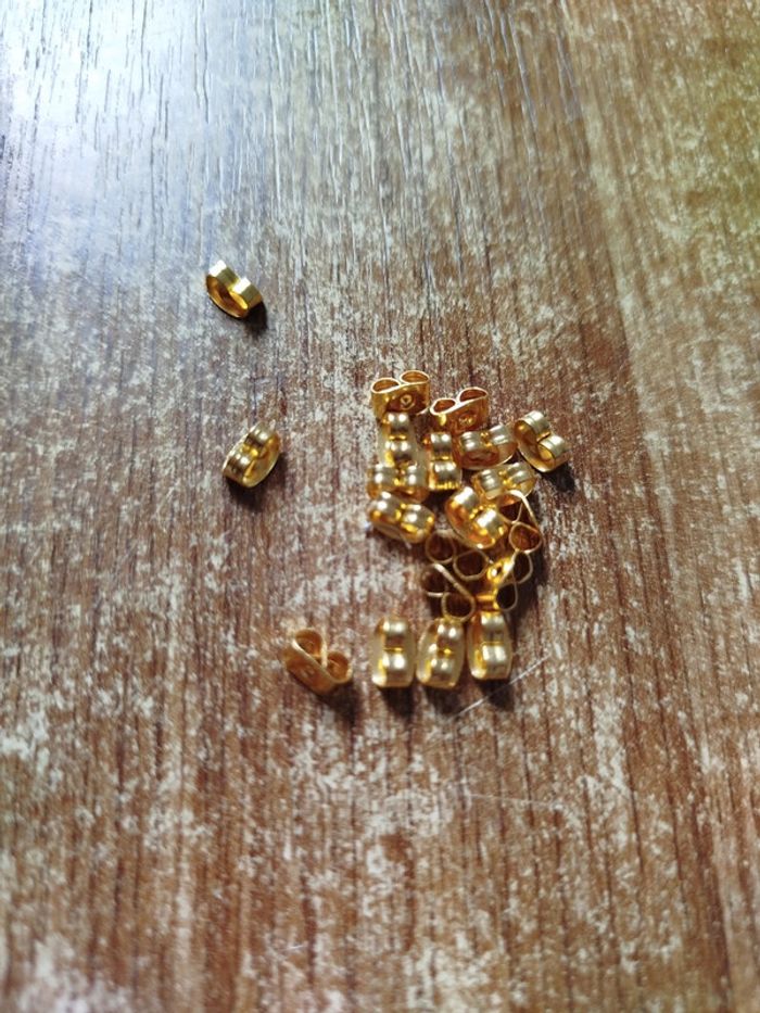Attache boucle d'oreille - photo numéro 2