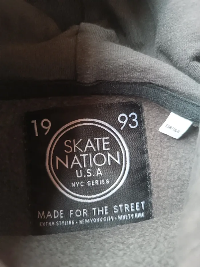 Pull à capuche 👕 - photo numéro 3