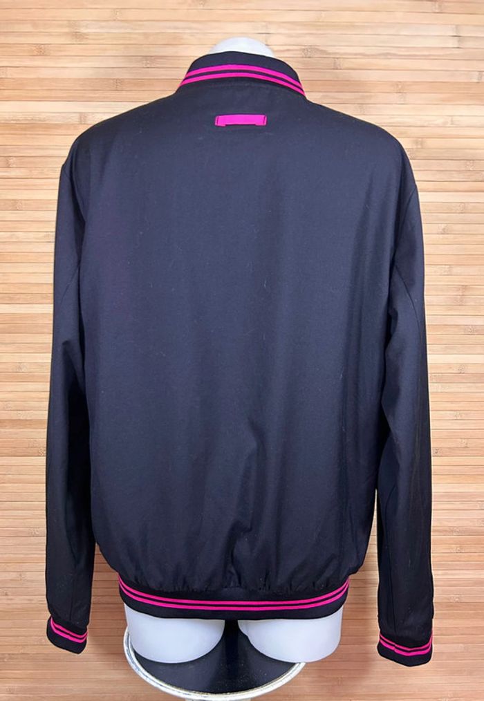 Veste T-Mobile Noire - Élégance et Confort avec une Touche Unique homme ou femme - photo numéro 4