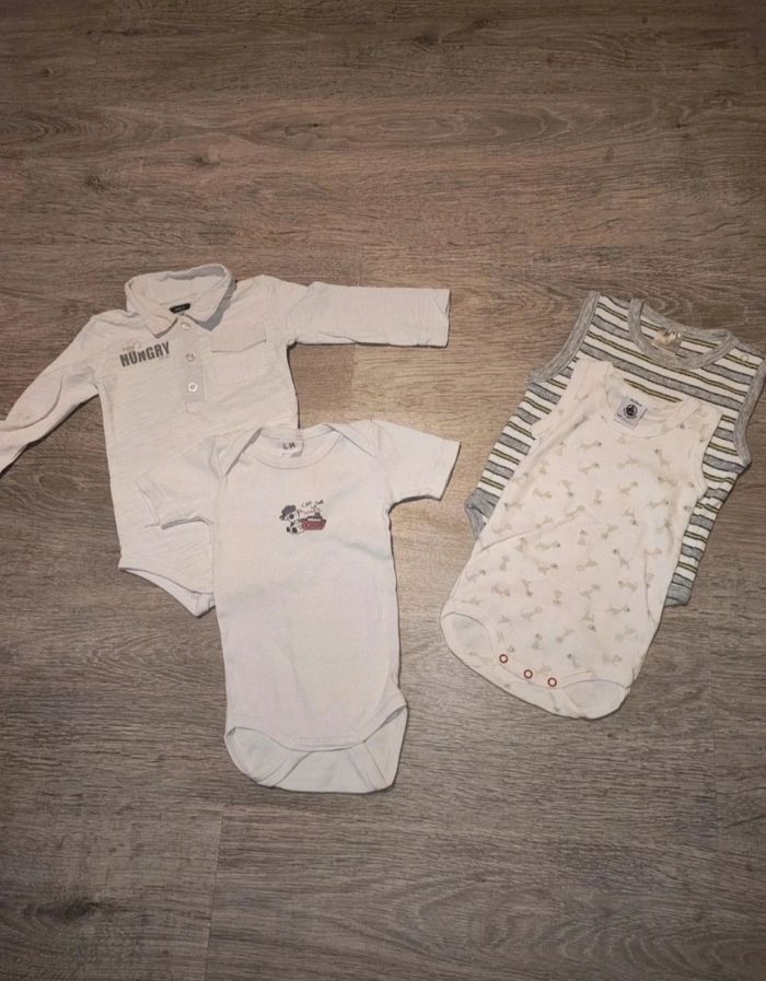 Lot de 4 bodies 3 mois