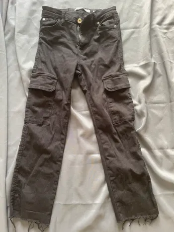 Pantalon cargo noir femme – Style tendance, coupe droite, excellent état