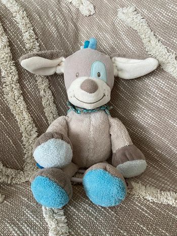 Peluche doudou musical 30cm nattou chien bleu et gris très bon état