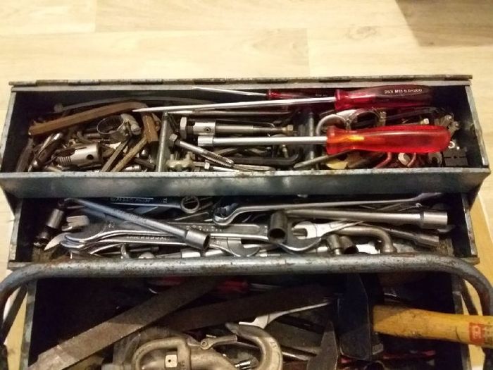 Caisse avec outils