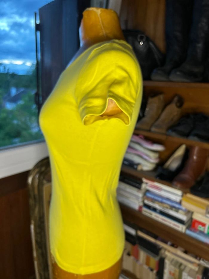 T-shirt esprit jaune logo paillettes - photo numéro 3