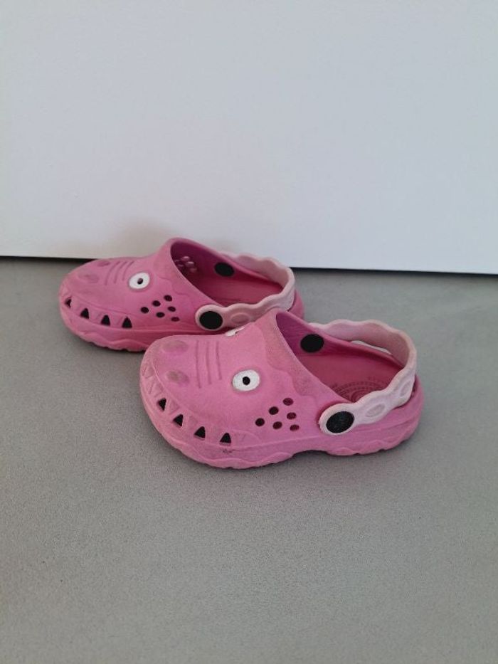 Sabots en plastique T24