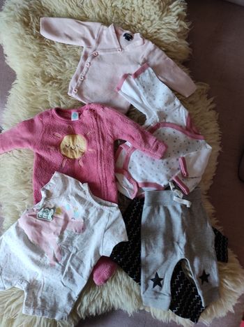 Lot 10 articles 0 mois / naissance fille