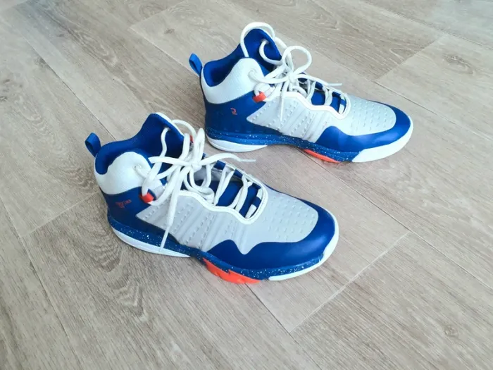 Chaussures de basket taille 38 - photo numéro 2