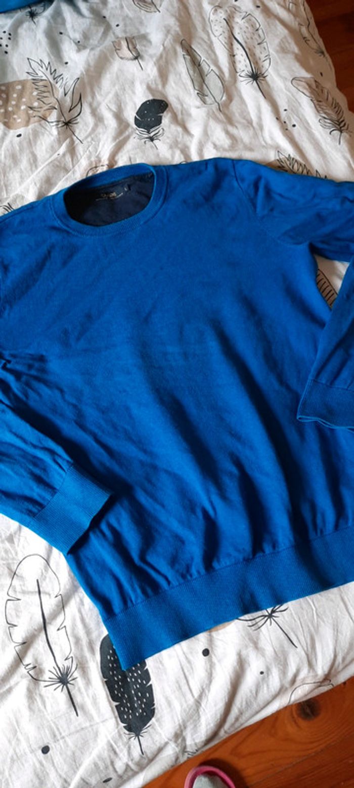Pull bleu