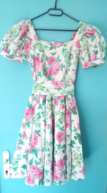 🌿 Robe à fleurs avec ceinture et manches ballons vintage taille 42 🌿
