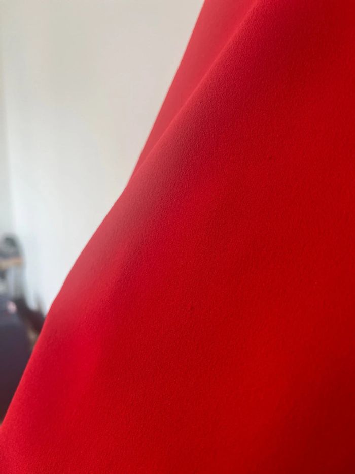 Robe rouge Quinze Heures Trente Paris - photo numéro 12